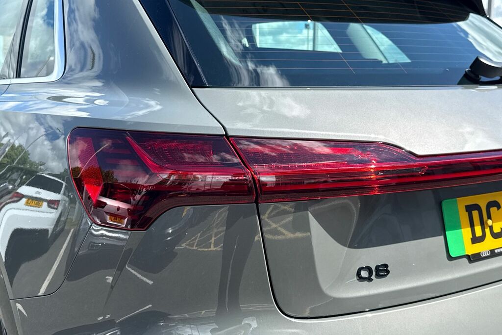 Audi Q8 e tron Sportback S Line 50 E-tron Quattro 250,00 Kw Black #7