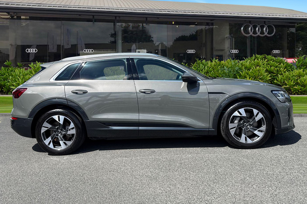 Audi Q8 e tron Sportback S Line 50 E-tron Quattro 250,00 Kw Black #3