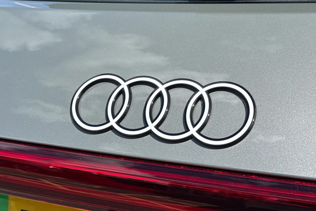 Audi Q8 e tron Sportback S Line 50 E-tron Quattro 250,00 Kw Black #31