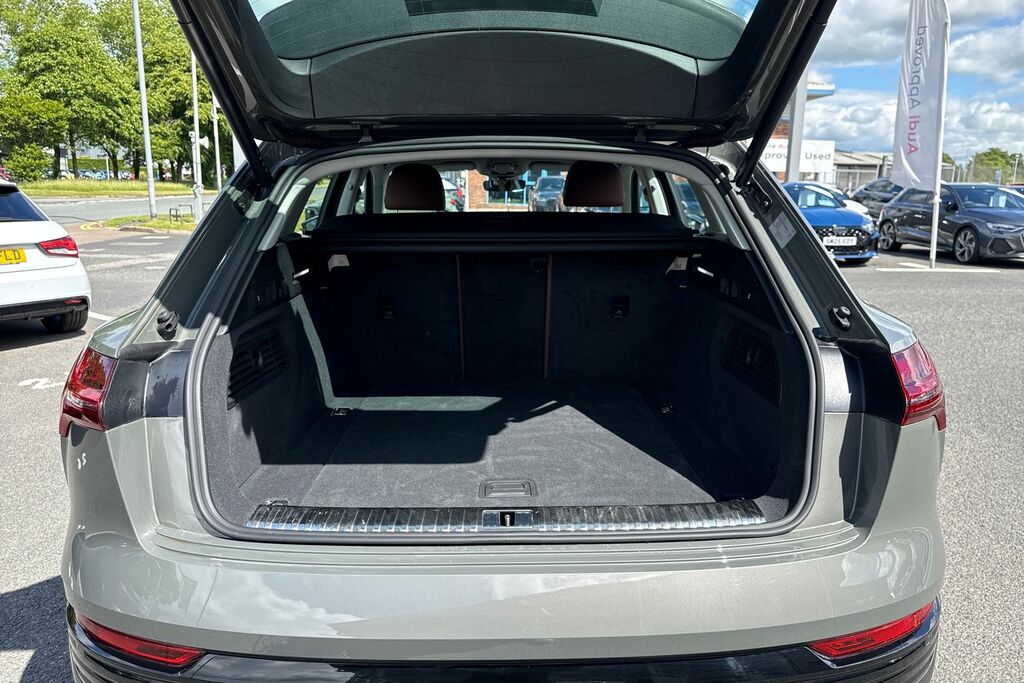 Audi Q8 e tron Sportback S Line 50 E-tron Quattro 250,00 Kw Black #6