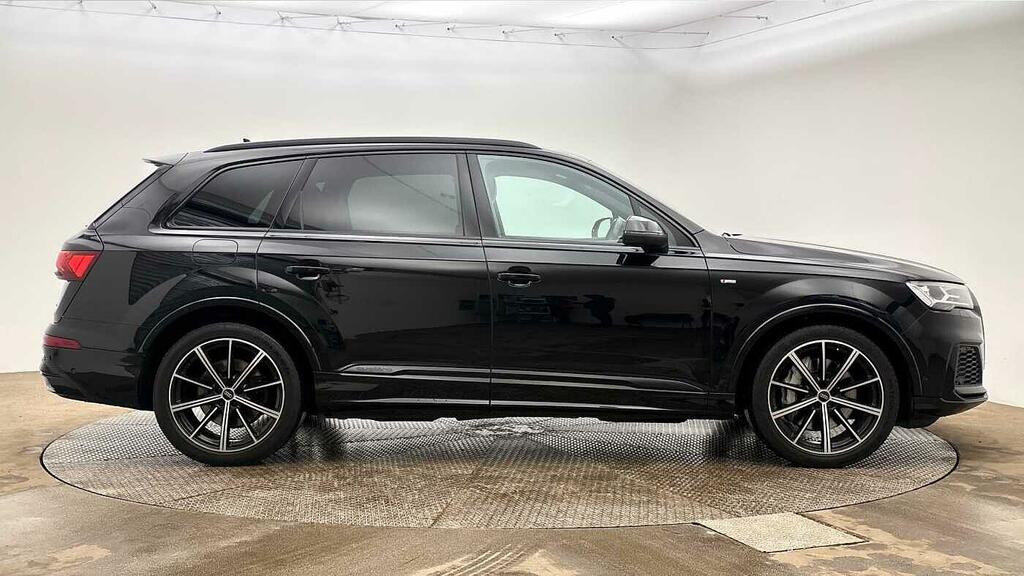 Audi Q7 55 Tfsi Quattro Black Edition Tiptronic Black #4