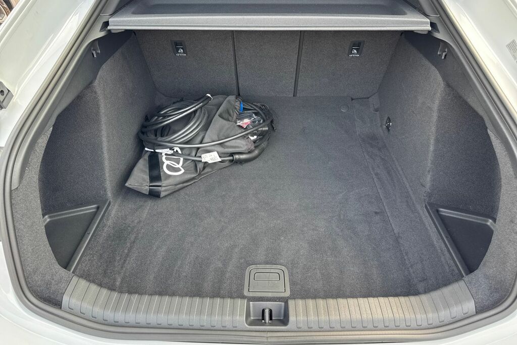 Audi A6 E-tron Sportback Edition 1 E-tron Performance 270,00 Kw White #6