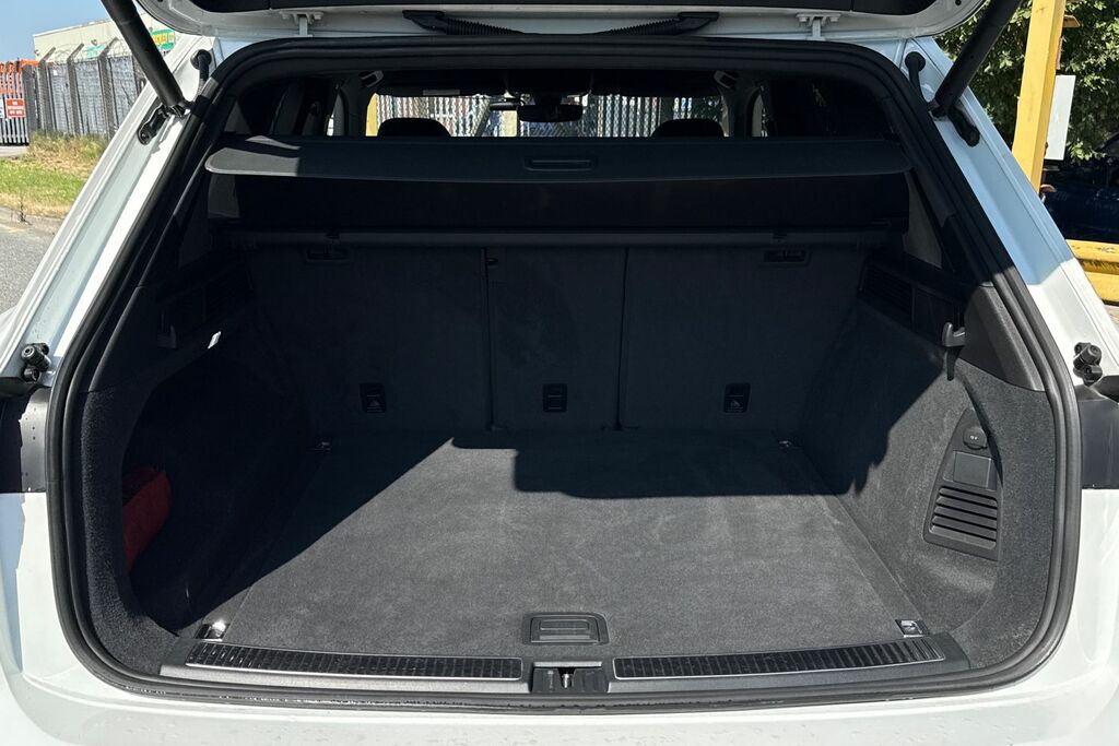 Volkswagen Touareg 3.0 Tdi V6 R-line Tiptronic 4Motion Euro 6 Ss 5 White #6