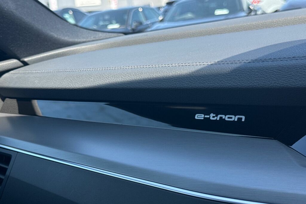 Audi Q8 e tron 250Kw 50 Quattro 95Kwh Black Edition Esta Grey #59