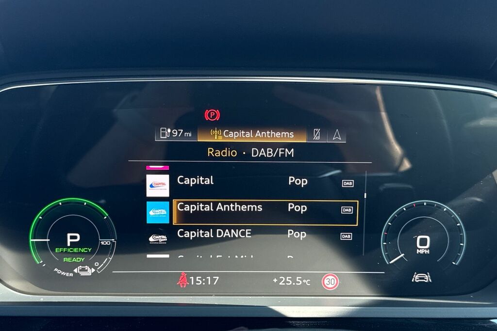 Audi Q8 e tron 250Kw 50 Quattro 95Kwh Black Edition Esta Grey #48
