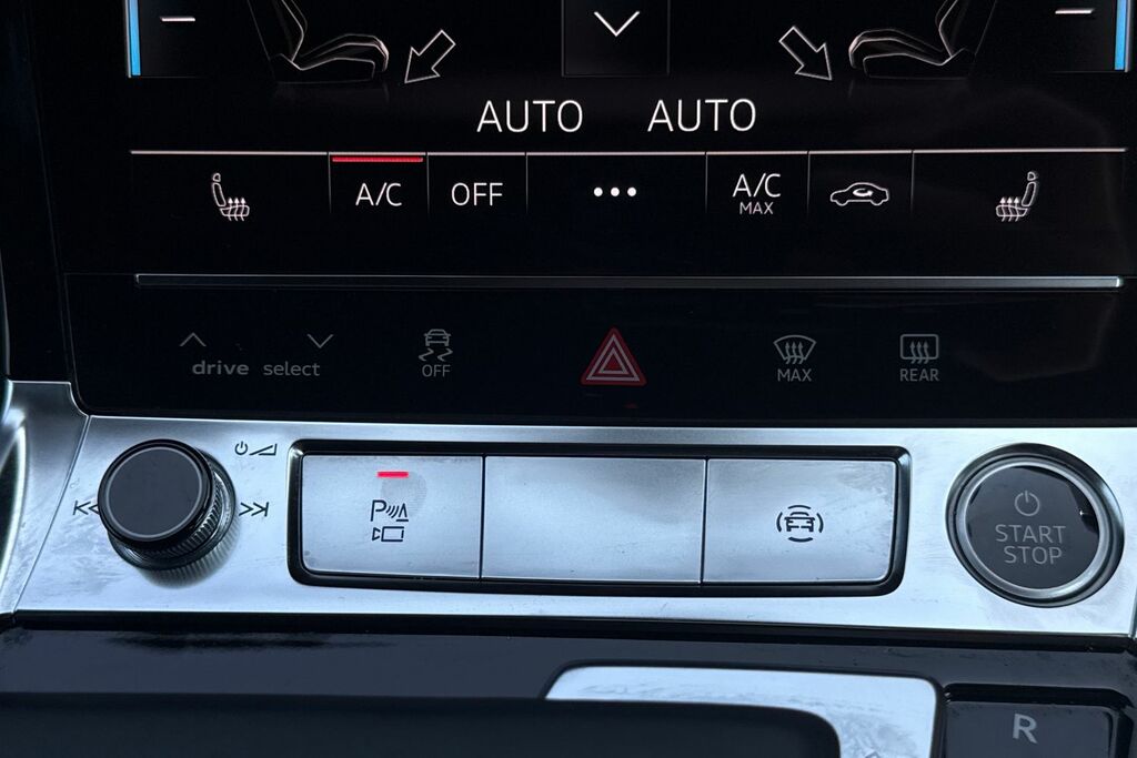 Audi Q8 e tron 250Kw 50 Quattro 95Kwh Black Edition Esta Grey #56