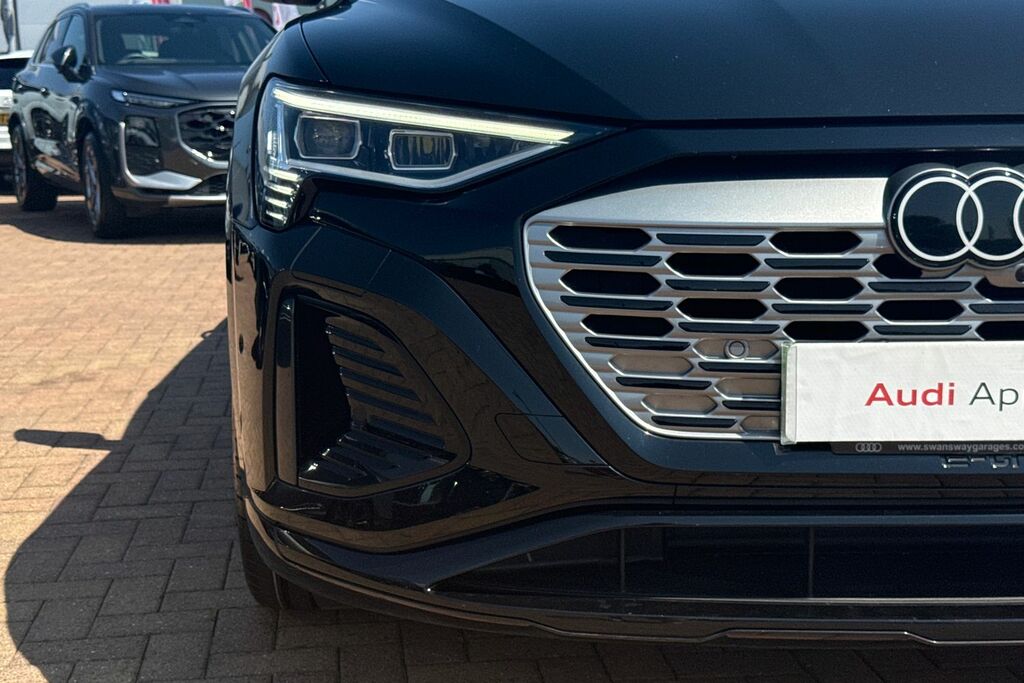 Audi Q8 e tron 250Kw 50 Quattro 95Kwh Black Edition Esta Grey #27