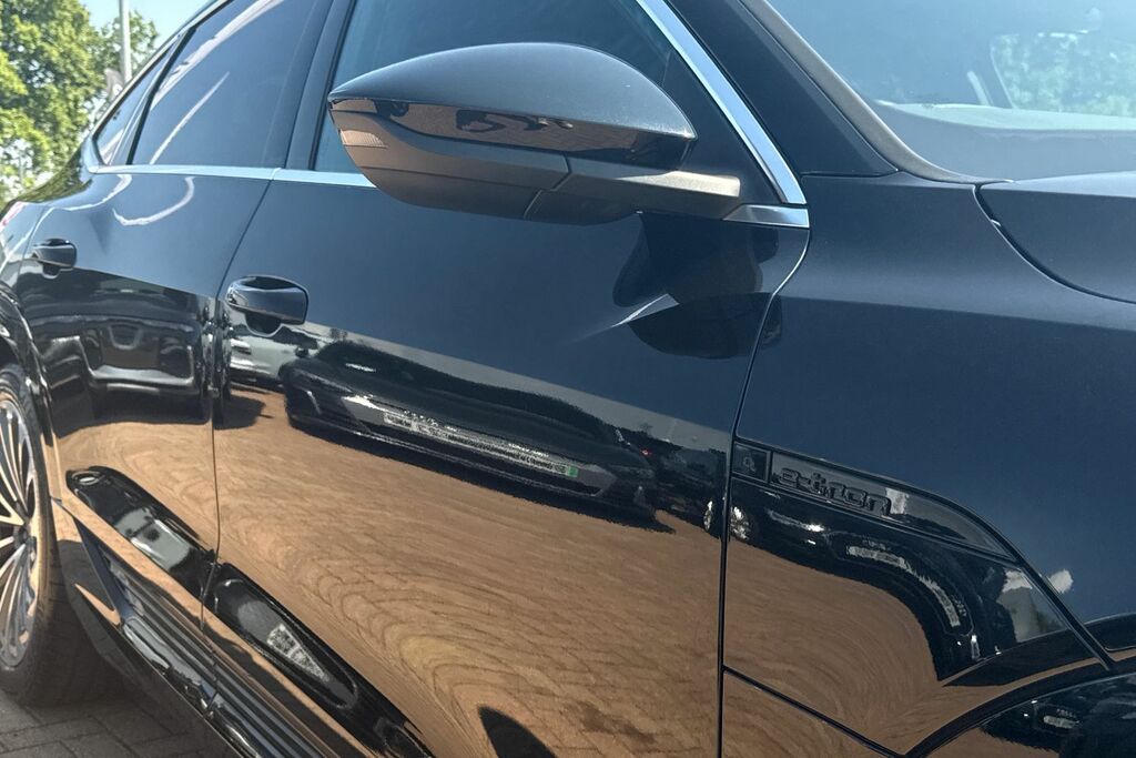 Audi Q8 e tron 250Kw 50 Quattro 95Kwh Black Edition Esta Grey #26