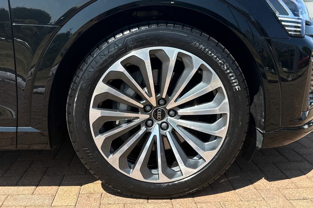 Audi Q8 e tron 250Kw 50 Quattro 95Kwh Black Edition Esta Grey #10