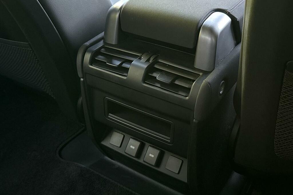 Land Rover Defender 90 2.0 P300 Se 90 6 Seat Estate YK73VLV Black #18