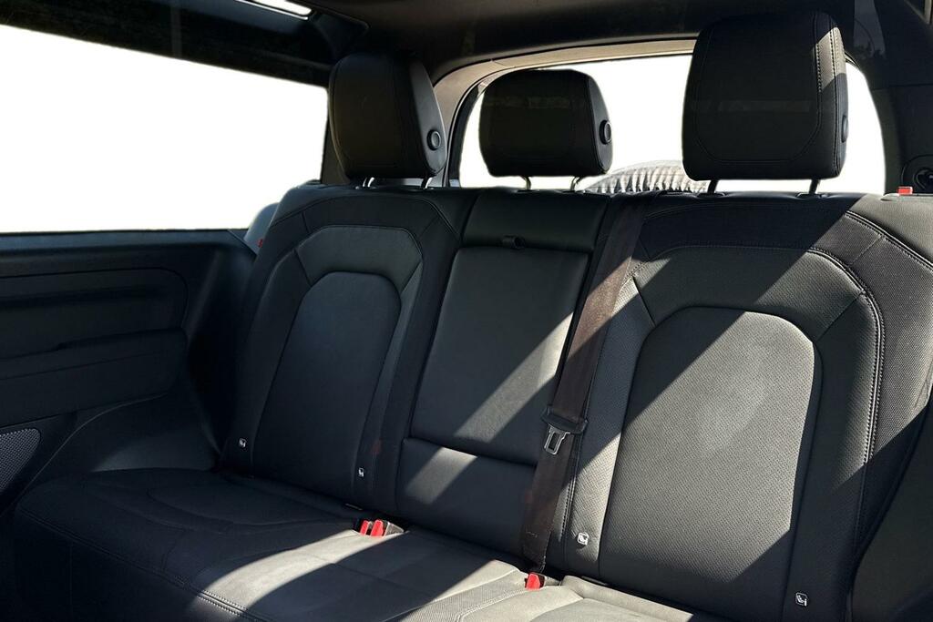 Land Rover Defender 90 3.0 D250 X-dynamic Se Black #4
