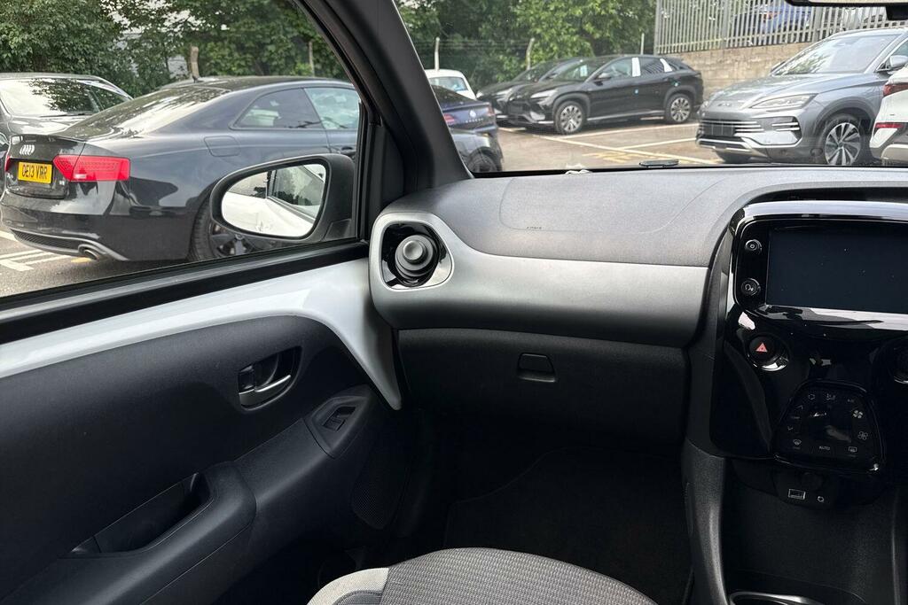 Toyota Aygo 1.0 Vvt-i X-trend Tss Silver #14