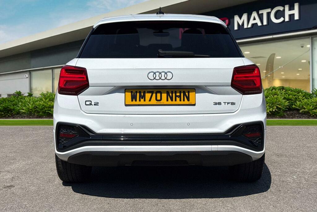 Audi Q2 1.5 Tfsi Cod 35 Black Edition Euro 6 Ss WM70NHN White #4