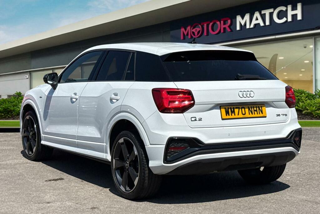Audi Q2 1.5 Tfsi Cod 35 Black Edition Euro 6 Ss WM70NHN White #2