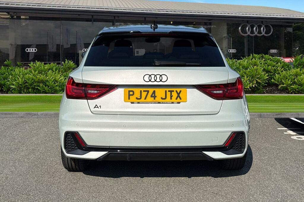 Audi A1 Black Edition 25 Tfsi 95 Ps S Tronic PJ74JTX Silver #4
