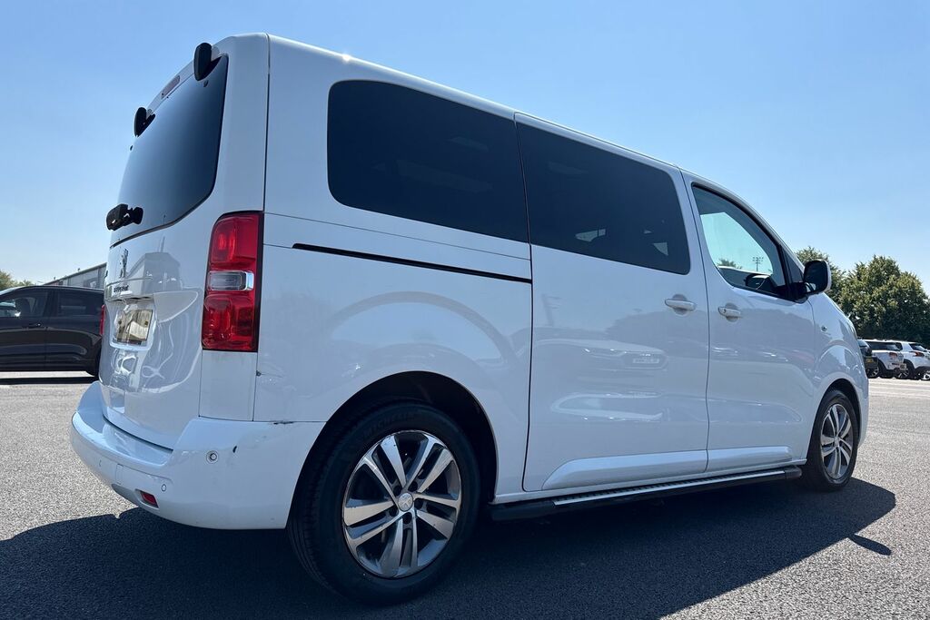 Peugeot Traveller 2020 Peugeot Traveller 1.5 Bluehdi Ss Active Grey #35