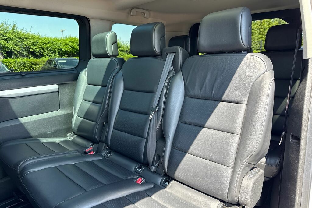 Peugeot Traveller 2020 Peugeot Traveller 1.5 Bluehdi Ss Active Grey #18