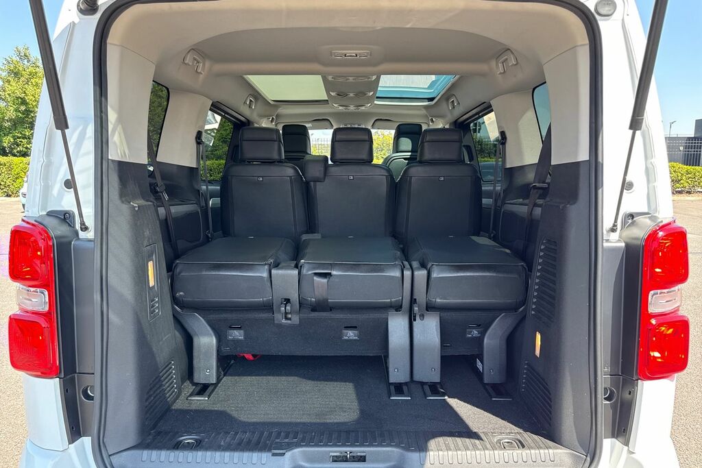Peugeot Traveller 2020 Peugeot Traveller 1.5 Bluehdi Ss Active Grey #27