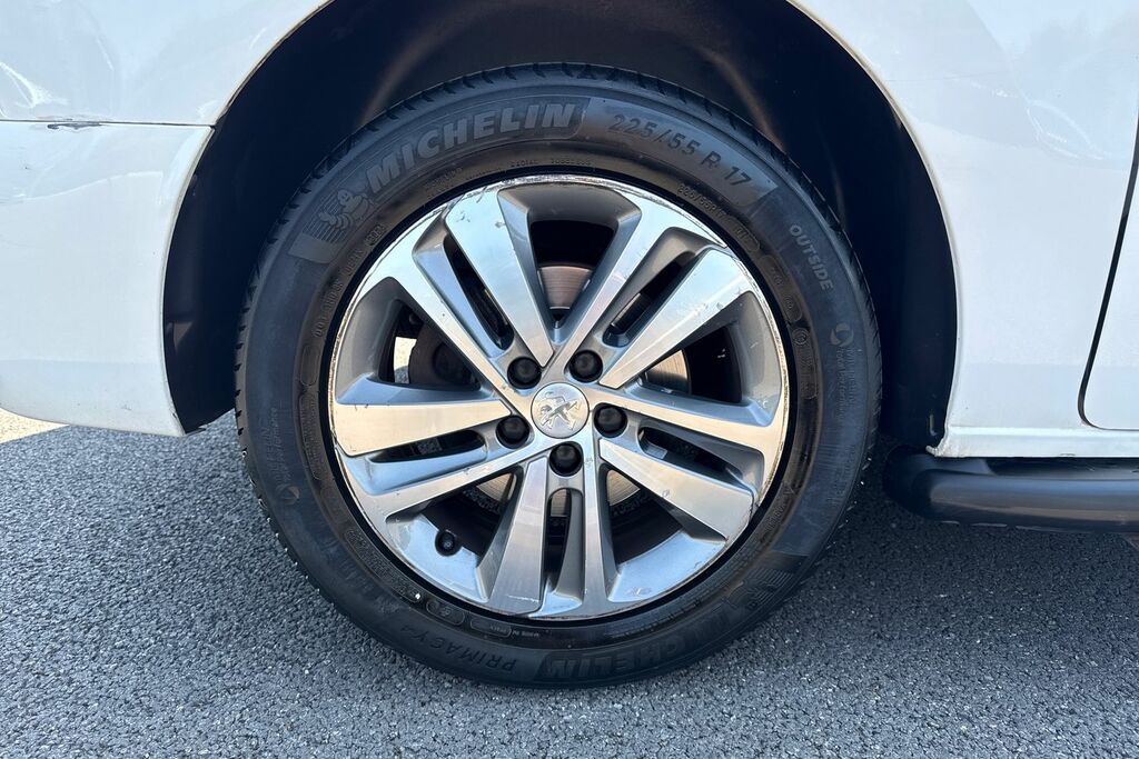 Peugeot Traveller 2020 Peugeot Traveller 1.5 Bluehdi Ss Active Grey #10