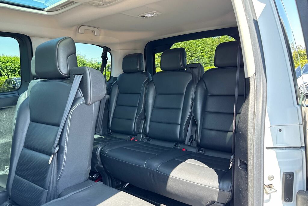 Peugeot Traveller 2020 Peugeot Traveller 1.5 Bluehdi Ss Active Grey #24