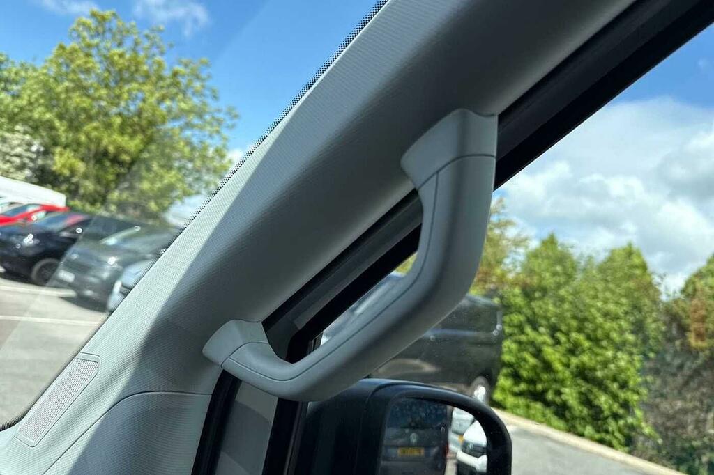 Volkswagen Crafter Cr35 Mwb Fwd 2.0 Tdi 140Ps Commerce Plus High Roof White #34