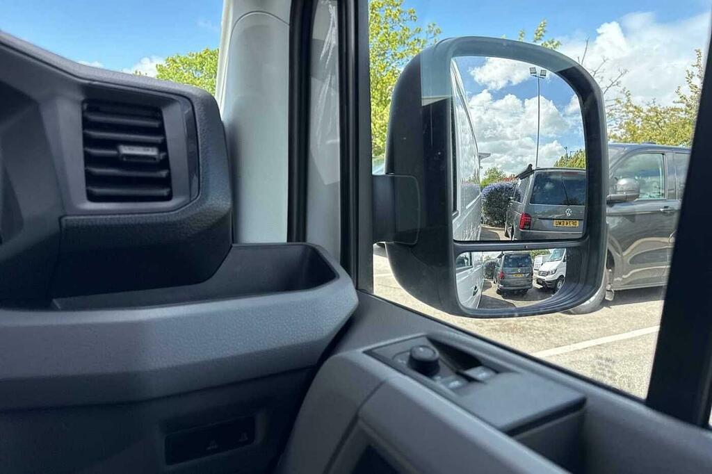 Volkswagen Crafter Cr35 Mwb Fwd 2.0 Tdi 140Ps Commerce Plus High Roof White #16