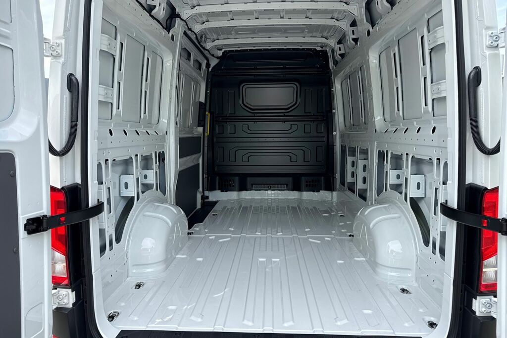 Volkswagen Crafter 2.0 Tdi Cr30 Commerce Panel Van White #6