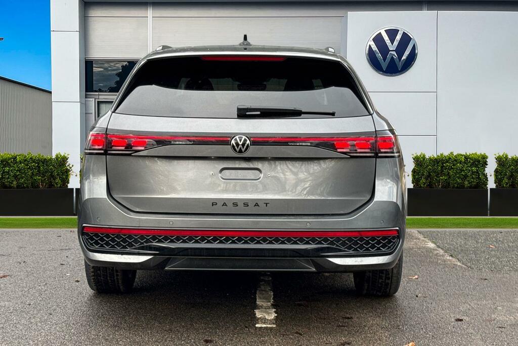 Volkswagen Passat 1.5 Etsi R-line Dsg Grey #4