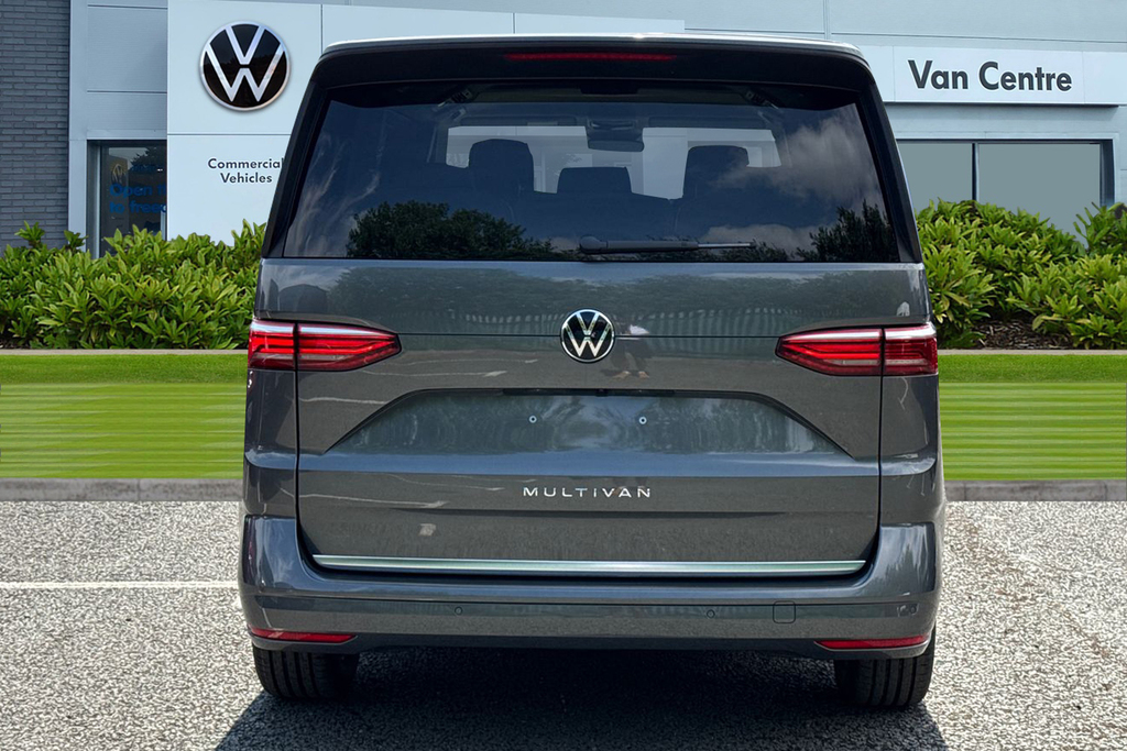 Volkswagen Multivan 2.0 Tdi Style Mpv Dsg Euro 6 Ss 150 Grey #4