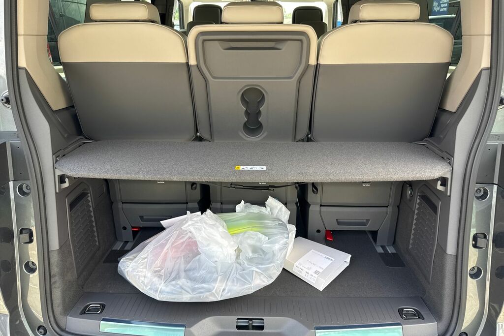 Volkswagen Multivan 2.0 Tdi Style Mpv Dsg Euro 6 Ss 150 Grey #6