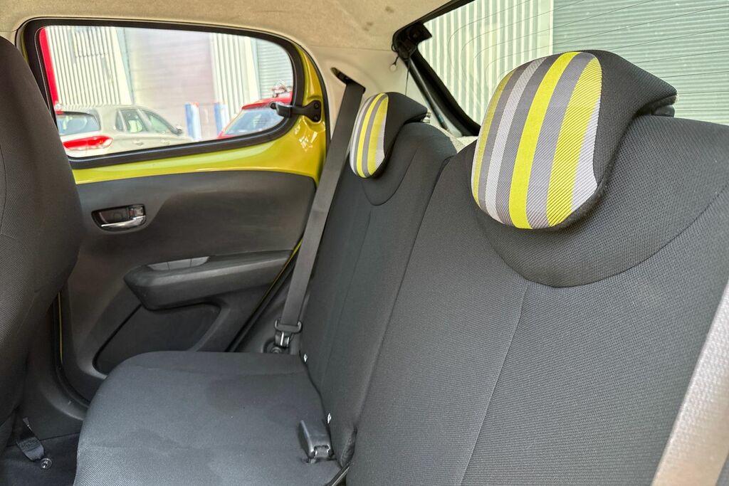 Peugeot 108 Peugeot 108 1.0 Allure Hatchback Black #18