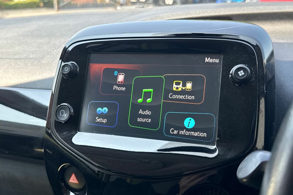 Peugeot 108 Peugeot 108 1.0 Allure Hatchback Black #16