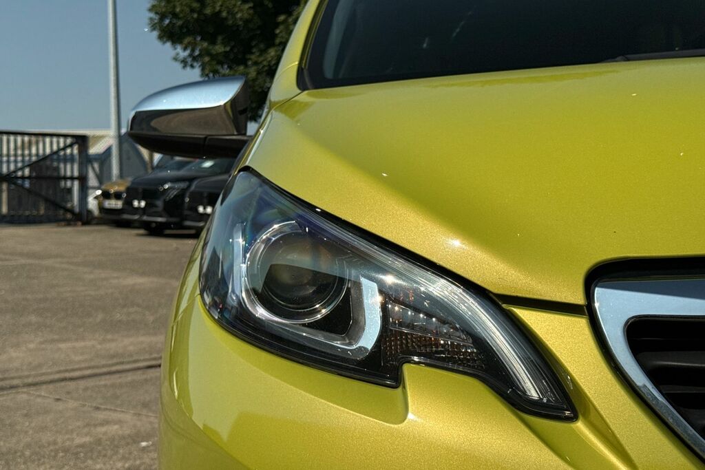Peugeot 108 Peugeot 108 1.0 Allure Hatchback Black #25