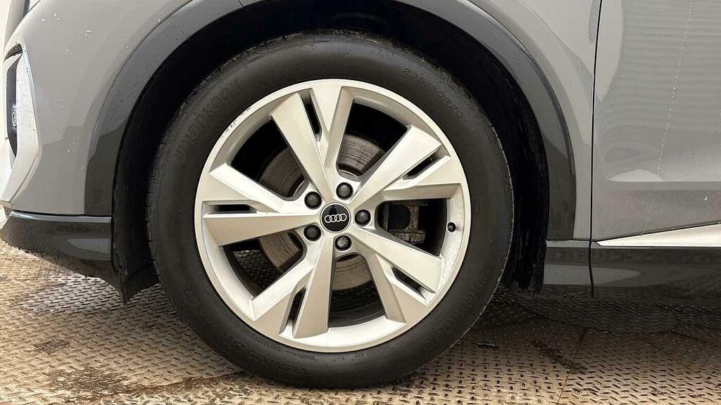 Audi Q4 E Tron Q4 S Line 35 E-tron 125,00 Kw WO72FGX Grey #5