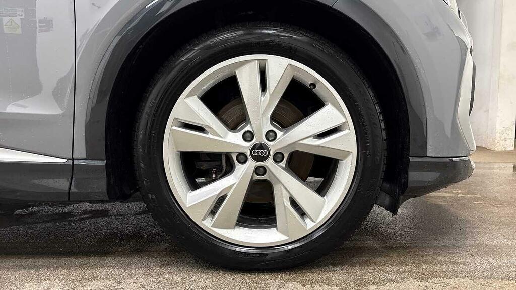 Audi Q4 E Tron Q4 S Line 35 E-tron 125,00 Kw YC23KHY Grey #5