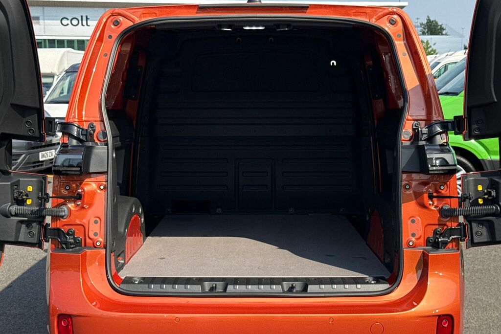 Volkswagen ID.Buzz 150Kw Commerce 77Kwh Orange #6