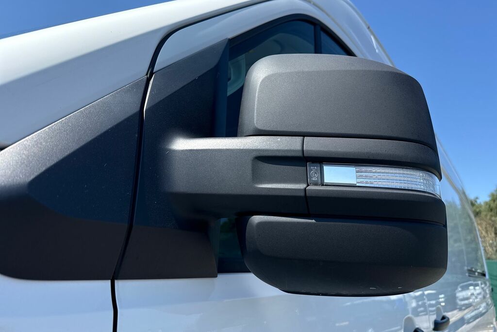 Volkswagen Crafter Cr35 Lwb Fwd 2.0 Tdi 140Ps Commerce Plus High Roof Grey #25