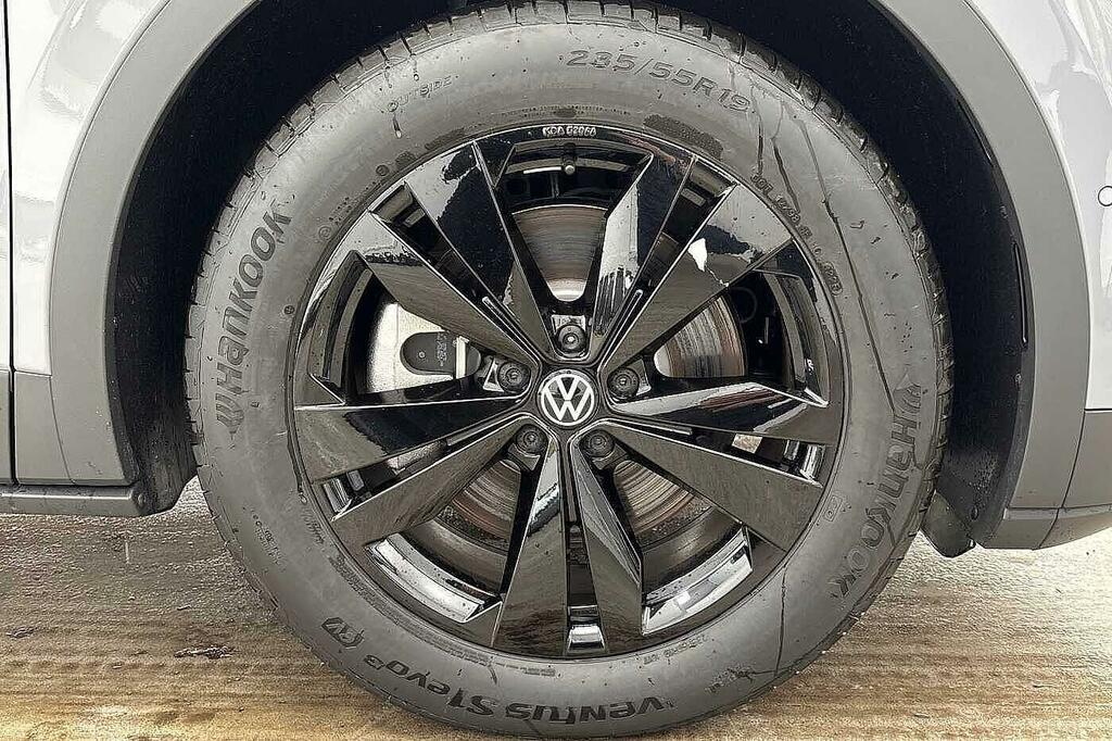 Volkswagen ID.4 210Kw Black Edition Pro 77Kwh Tow Bar Grey #5