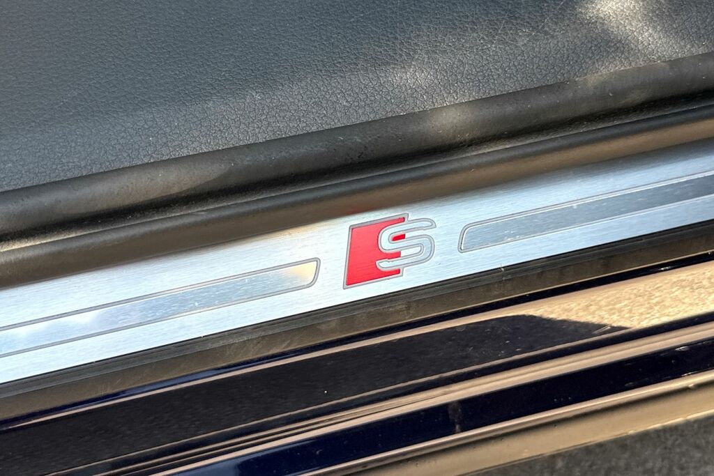 Audi E-tron Suv Black #30