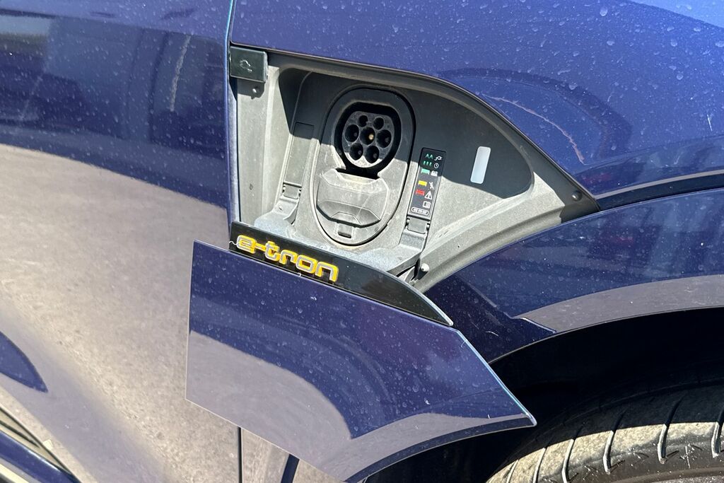 Audi E-tron Suv Black #24