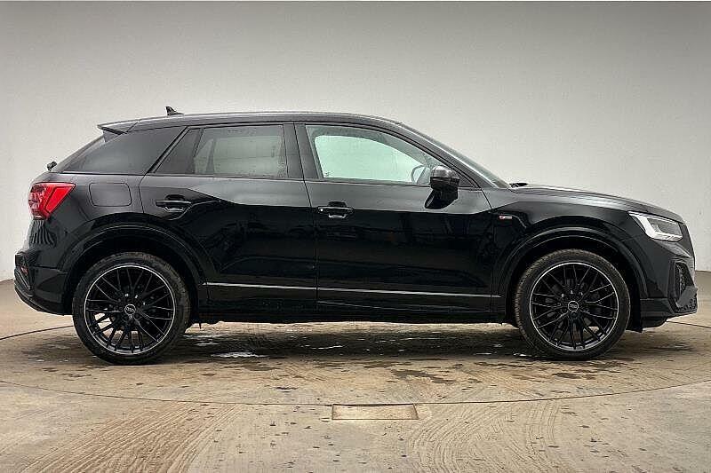 Audi Q2 Black Edition 35 Tfsi 150 Ps S Tronic Black #3