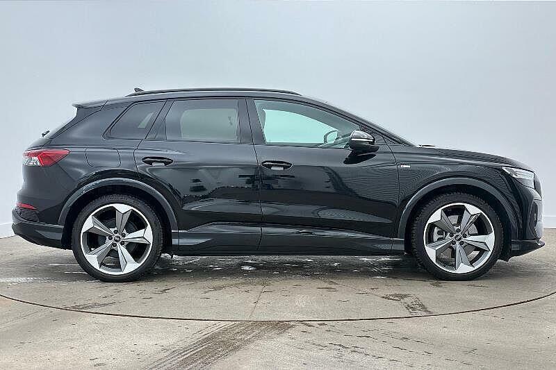 Audi Q4 E Tron Q4 Black Edition 45 E-tron 210,00 Kw KS75NRN Black #3