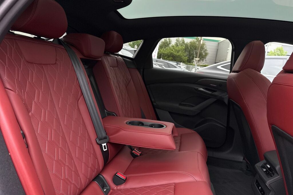Audi S6 E-Tron Sportback S6 Sportback Edition 1 E-tron 370,00 Kw Black #42