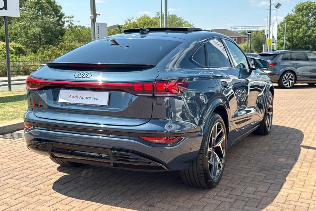 Audi SQ6 E-Tron Sq6 Sportback Edition 1 E-tron 360,00 Kw Blue #26