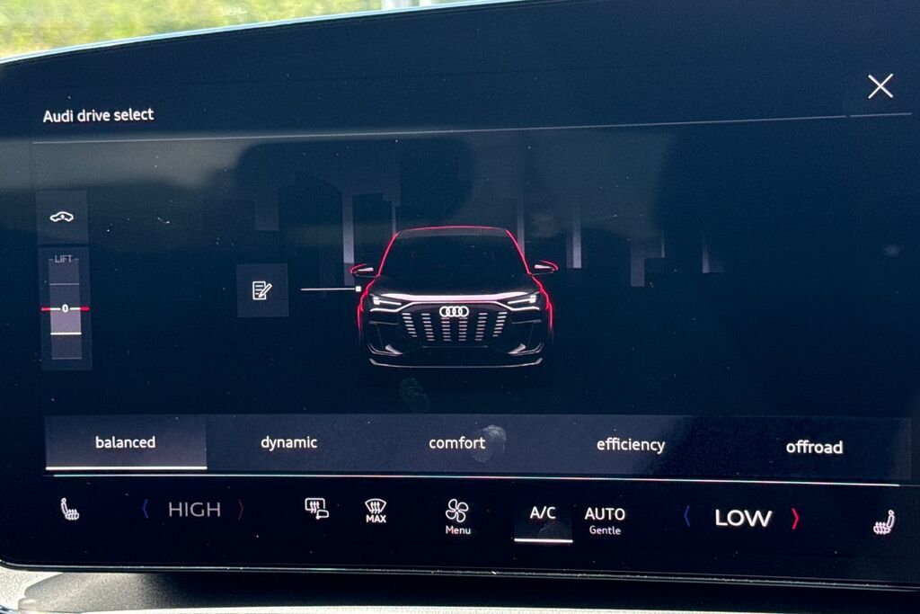 Audi SQ6 E-Tron Sq6 Sportback Edition 1 E-tron 360,00 Kw Blue #56