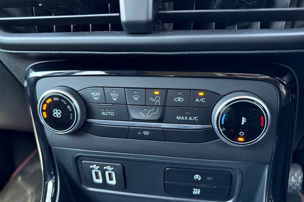 Ford Ecosport Titanium Silver #18