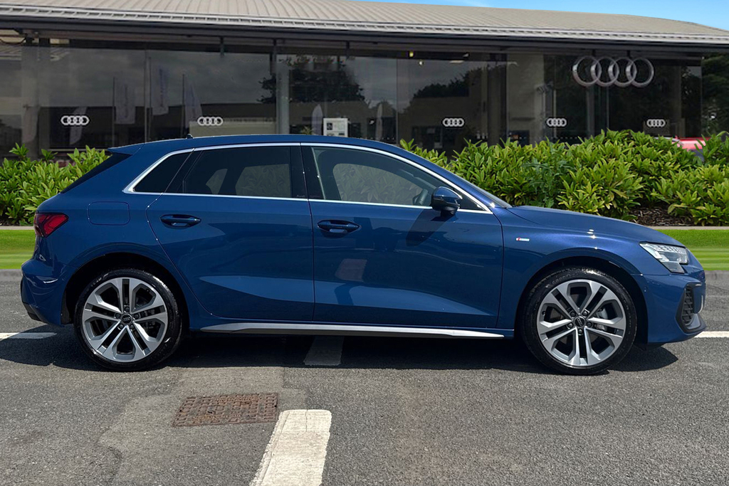 Audi A3 S Line Tfsi E 204 Ps S Tronic KS75EMX Blue #3