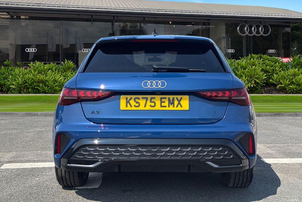 Audi A3 S Line Tfsi E 204 Ps S Tronic KS75EMX Blue #4