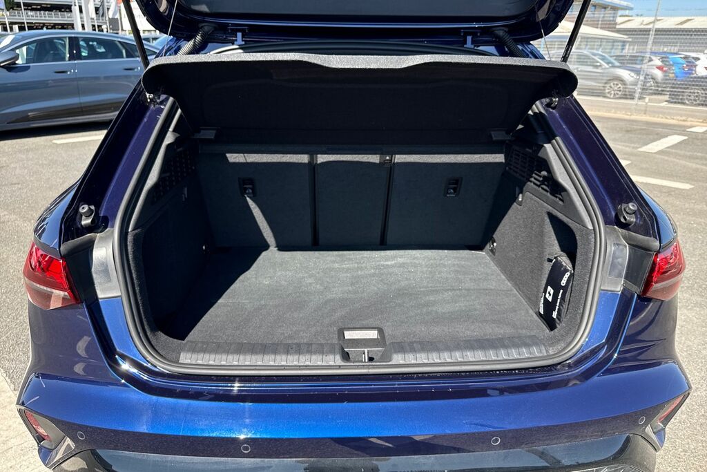 Audi A3 S Line Tdi 150 Ps S Tronic PY75GCX Blue #6