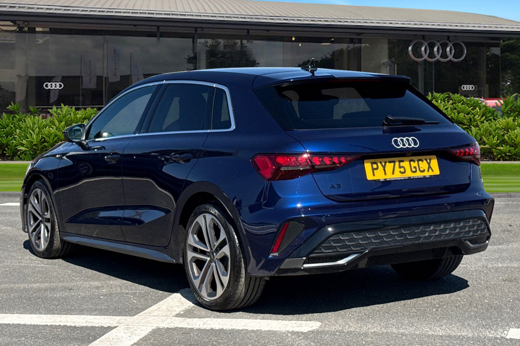 Audi A3 S Line Tdi 150 Ps S Tronic PY75GCX Blue #2